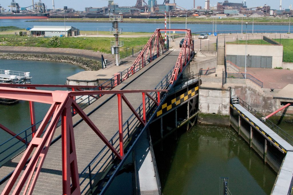 brug middensluis ijmuiden